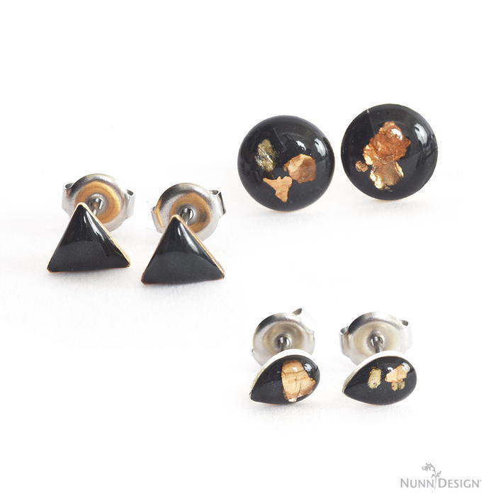 Gold flake resin