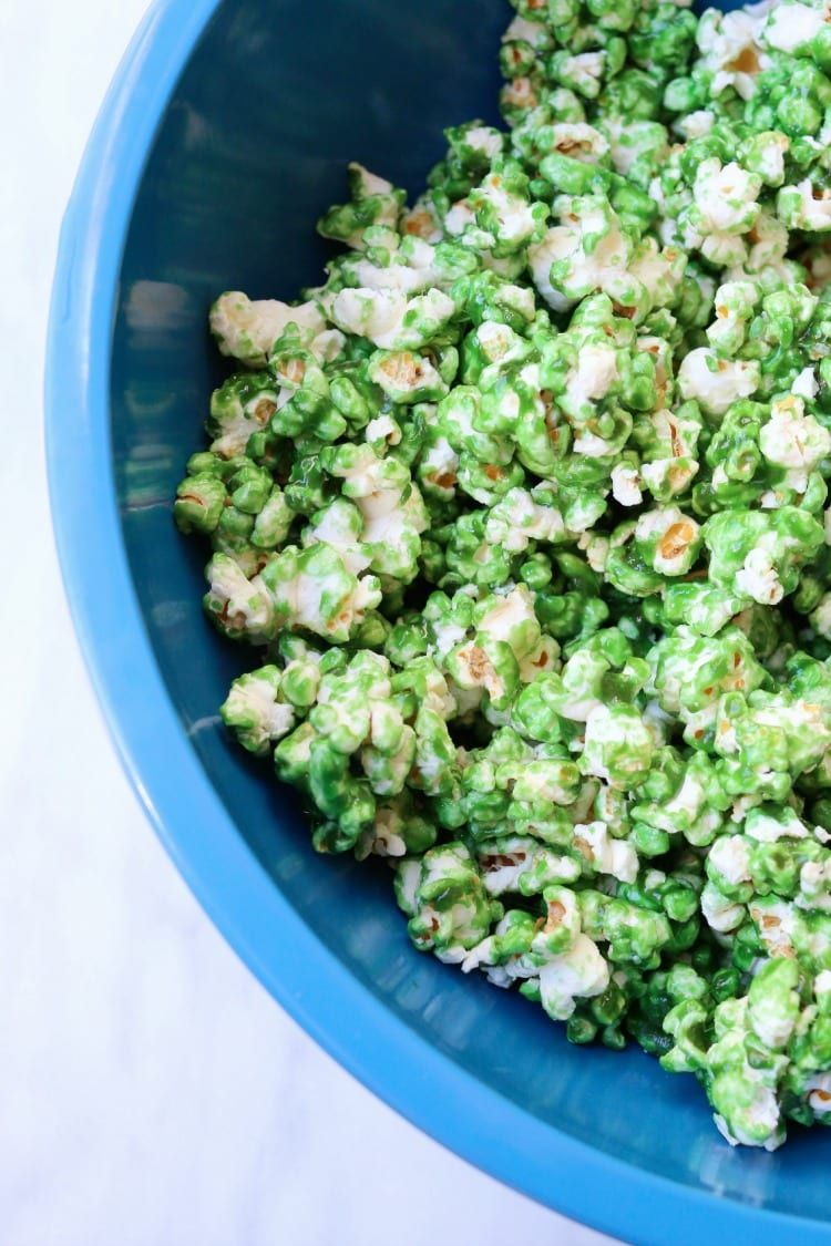 Green caramel corn