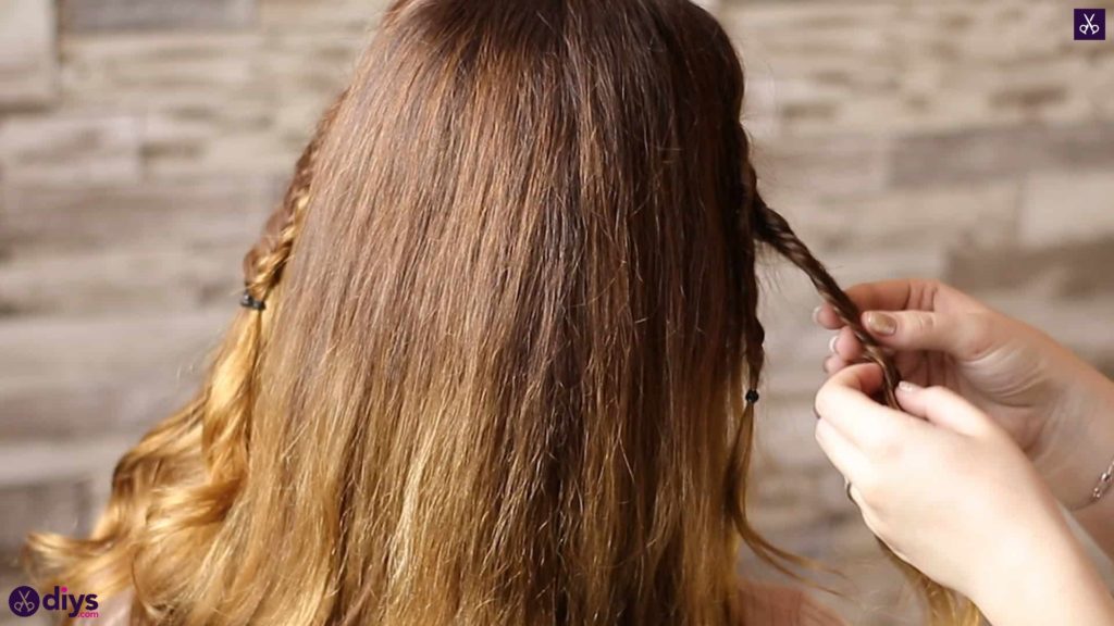 Half up, half down hairstyle for spring33