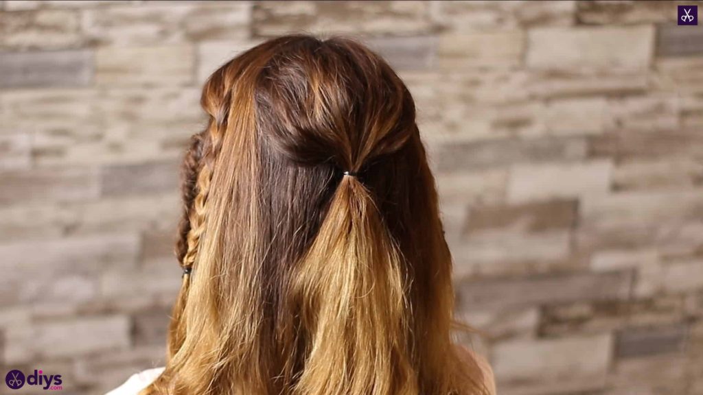 Half up, half down hairstyle for spring44