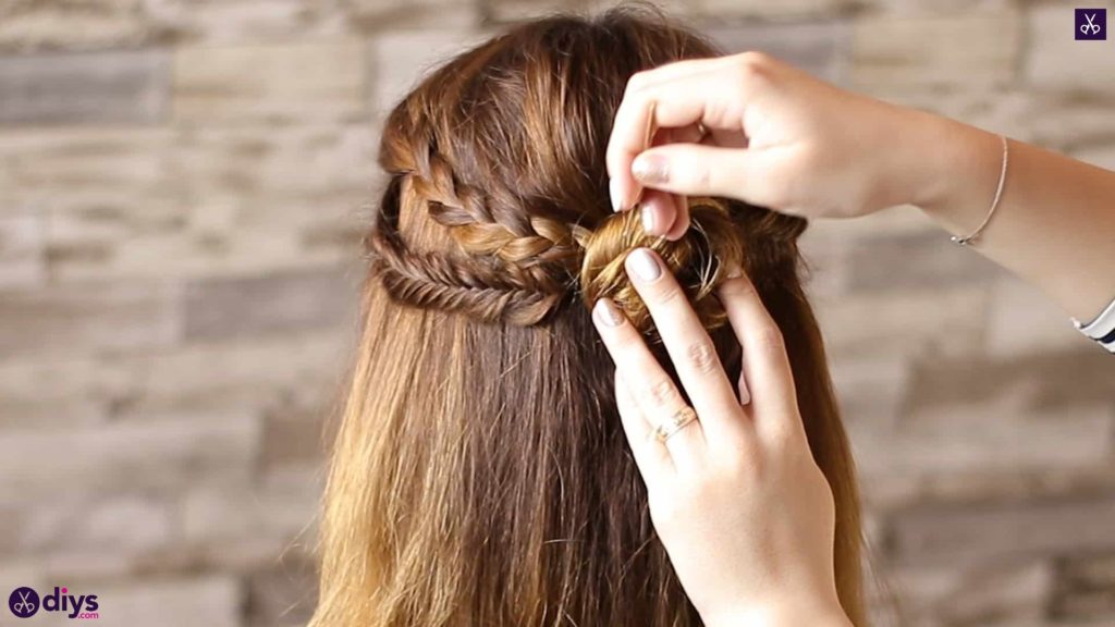 Half up, half down hairstyle for spring63
