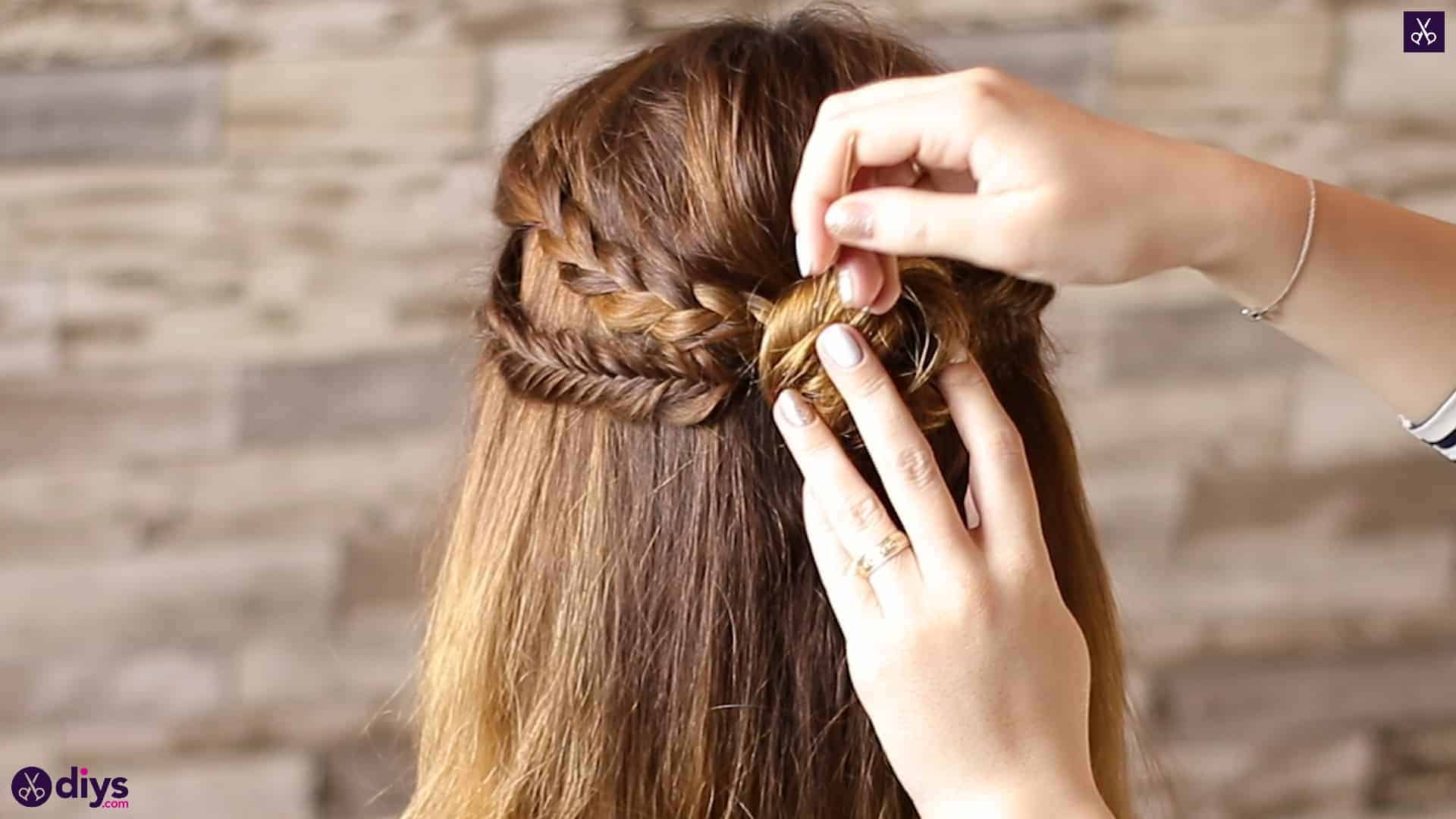 Half up, half down hairstyle for spring63