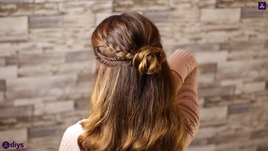 Half up, half down hairstyle for spring67