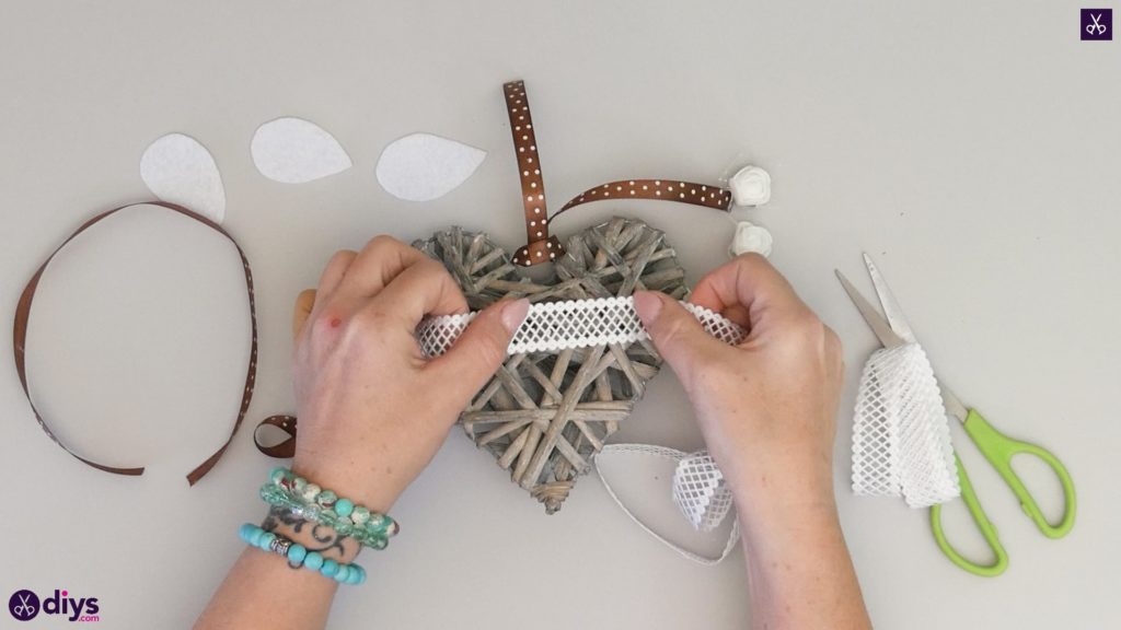 Hanging vintage heart decor step 4