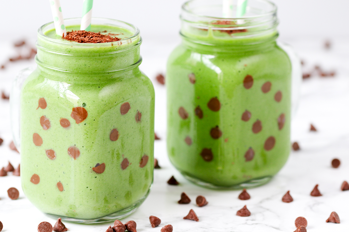 Healthy mint choc chip smoothie wide1
