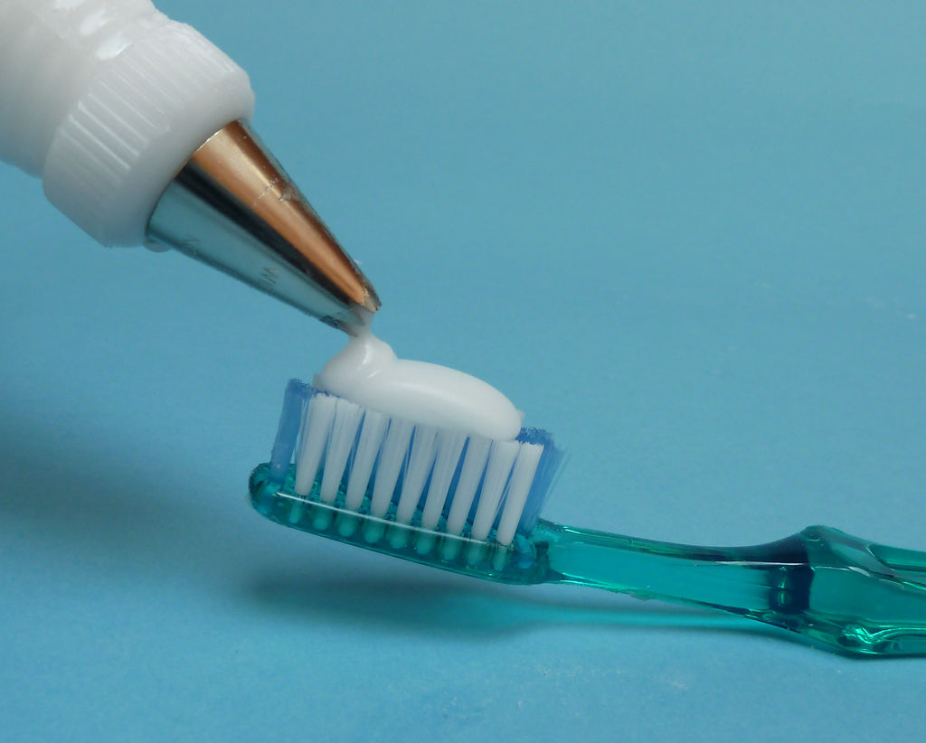 Homemade cinnamon toothpaste