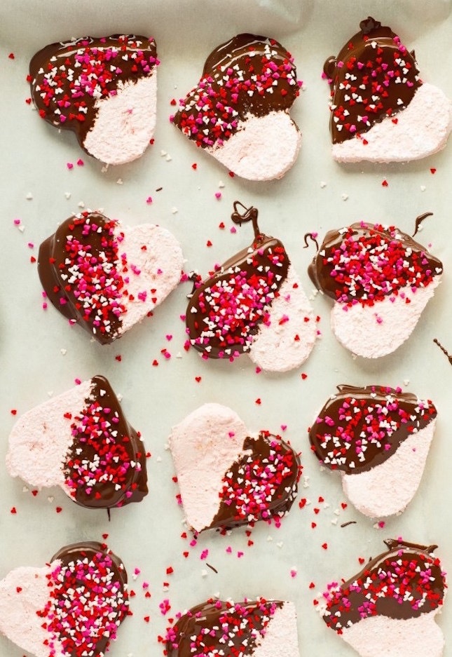 Homemade strawberry marshmallows