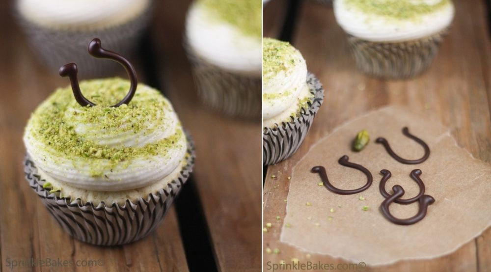 Horseshoe vanilla cupcakes
