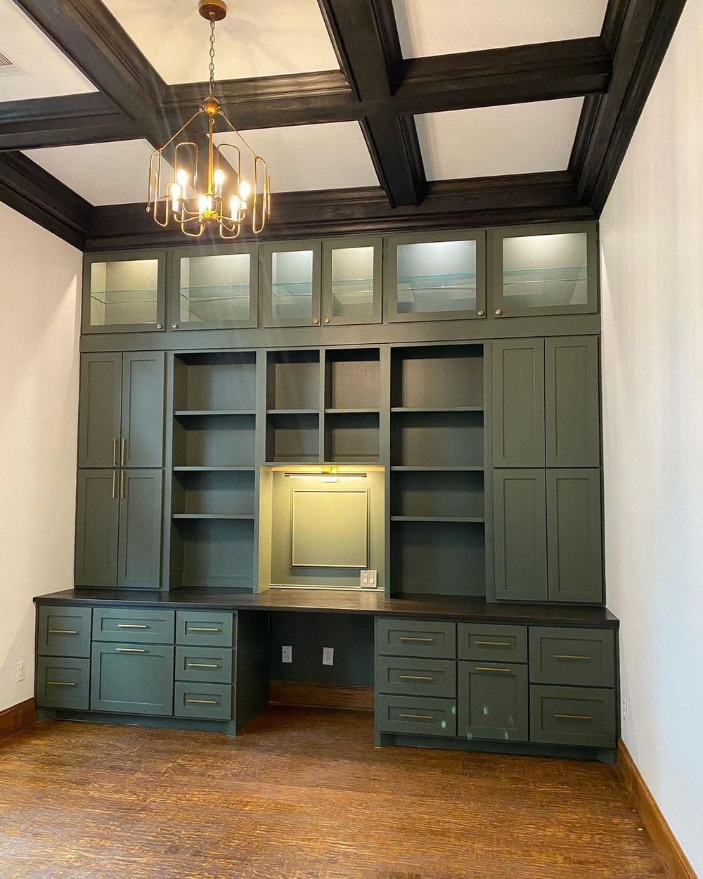 Kitchen ceiling ideas with dark wood 
