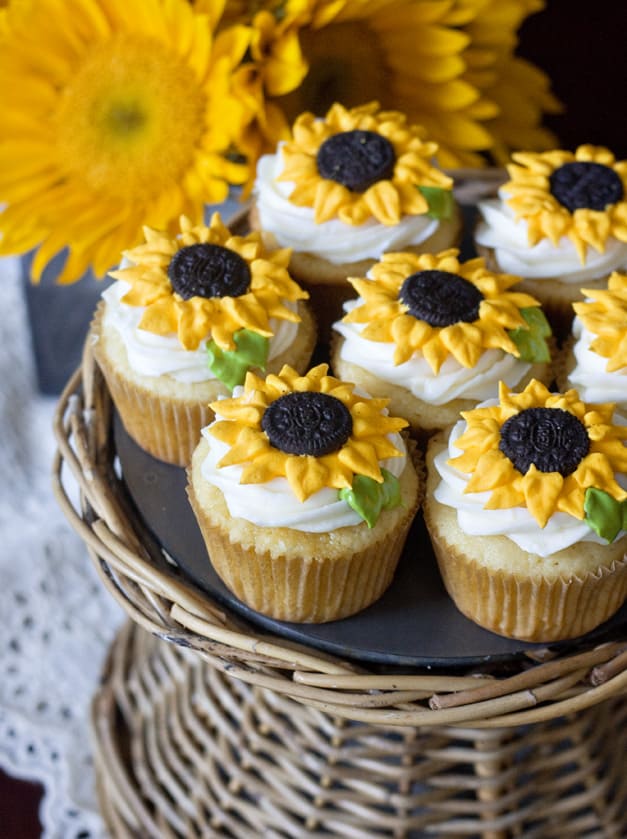 Lemon sunflower cupcakes