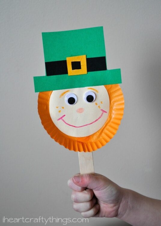 Leprechaun stick puppet