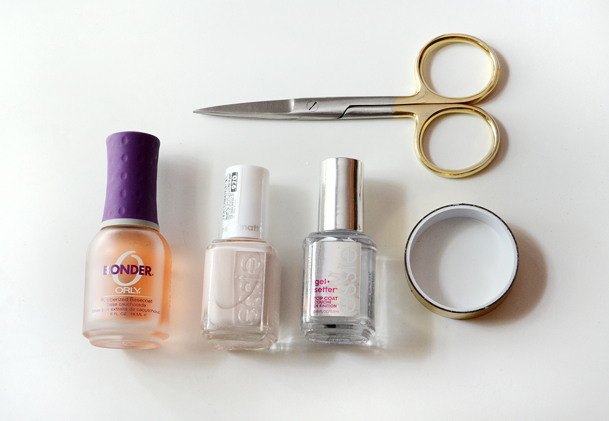 Nail art gold stripe 1