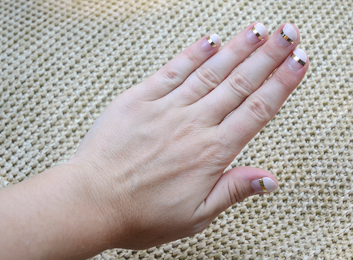 Nail art gold stripe 3