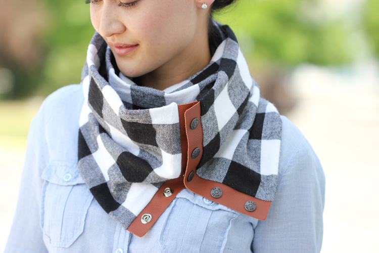 Plaid snap scarf diy