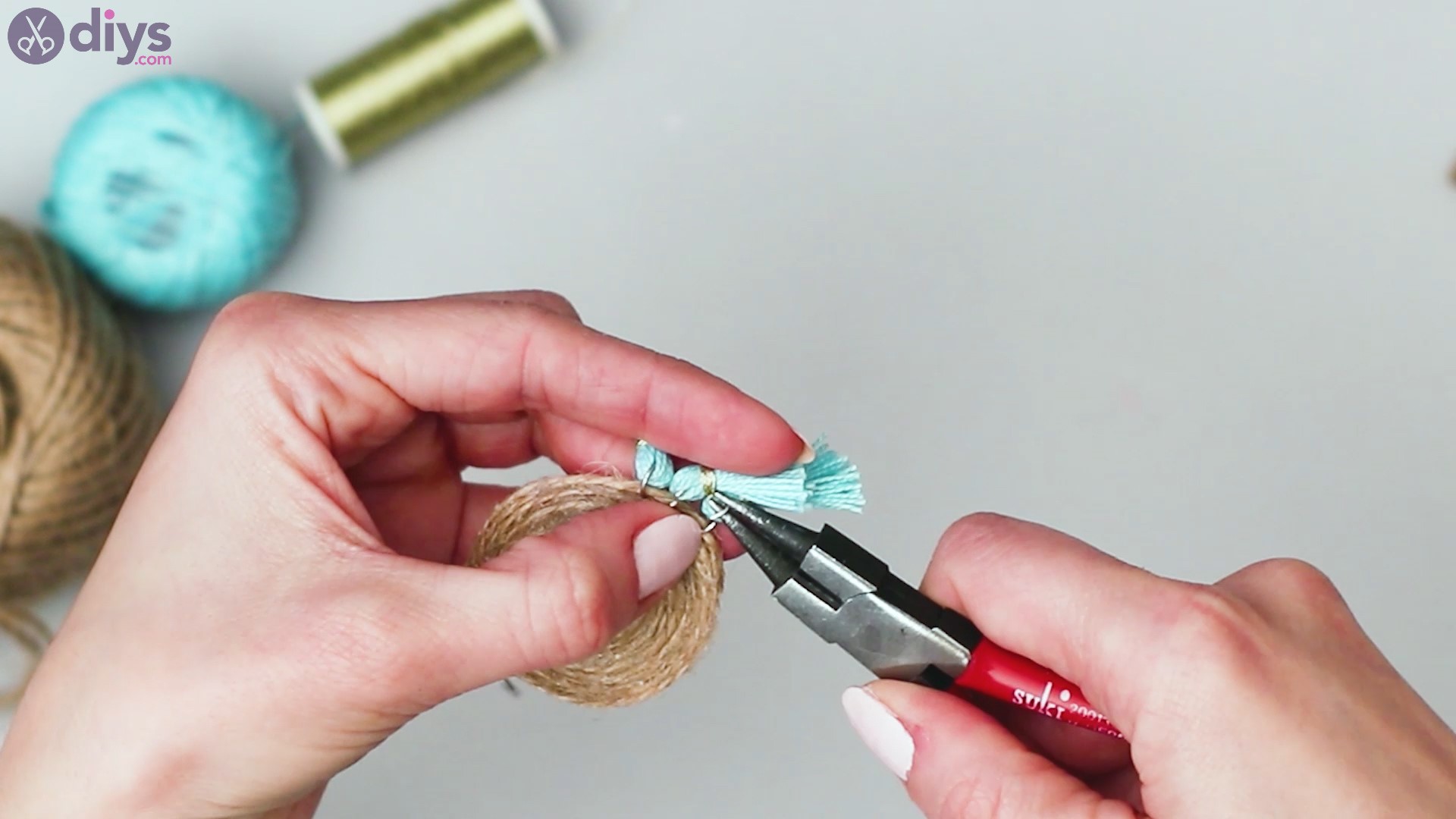 Raffia tassle earrings steps (44)