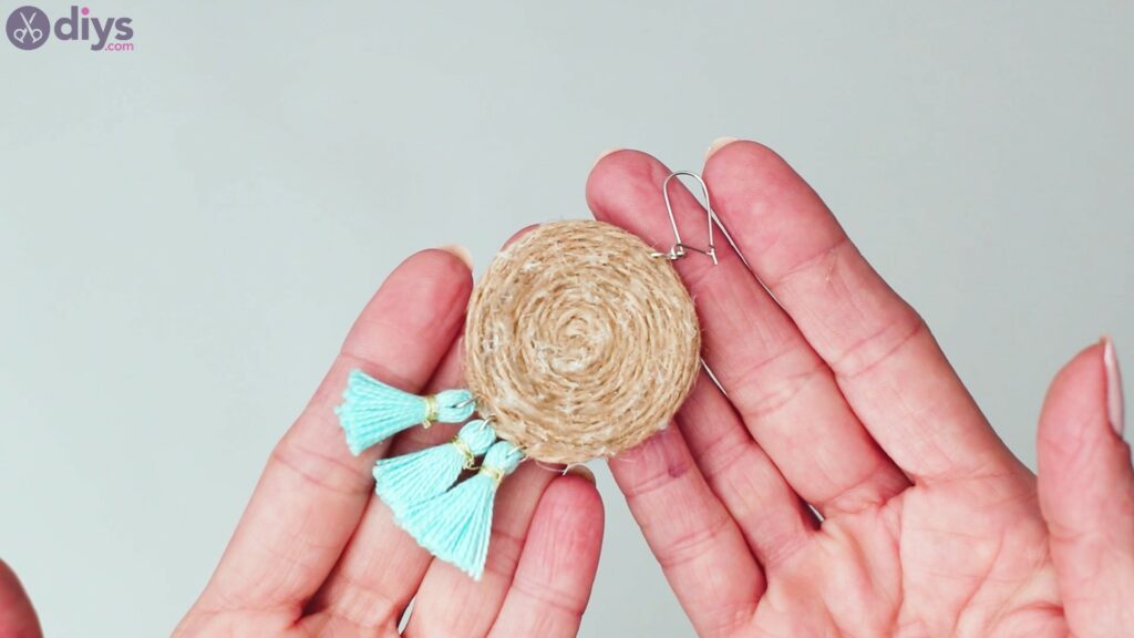 Raffia tassle earrings steps (45)