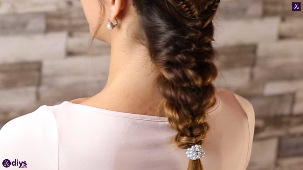 Romantic prom hairstyle diy