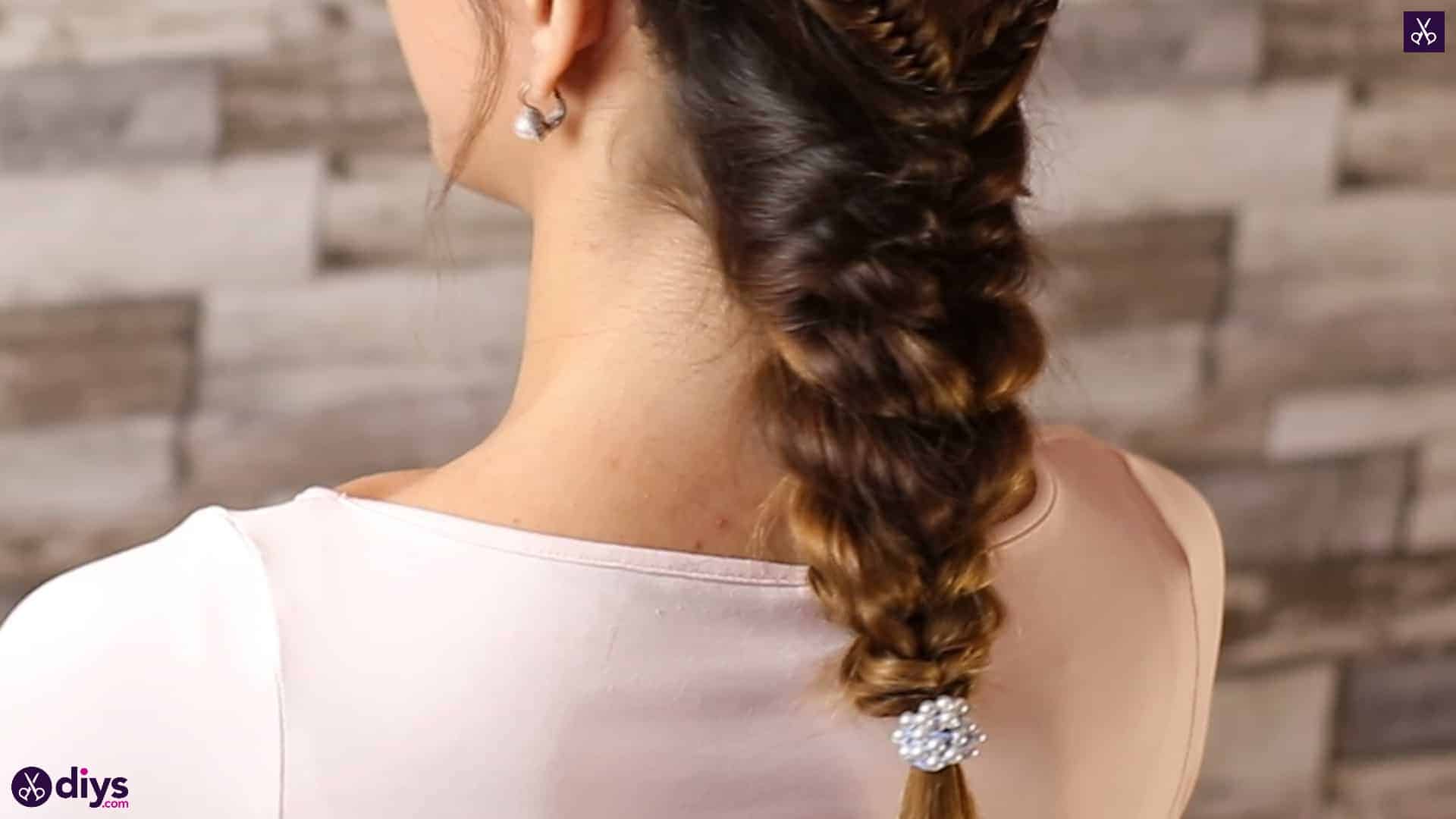 Romantic prom hairstyle diy