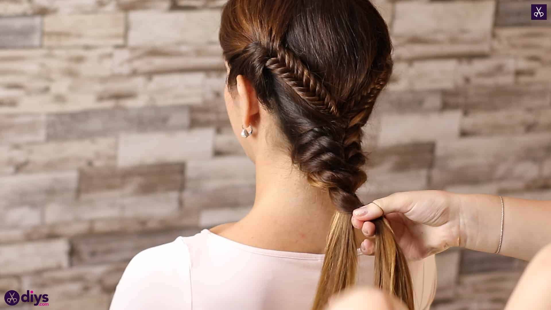 Romantic prom hairstyle tutorial step 4h