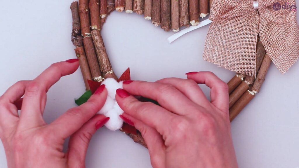 Rustic twig heart wall art (59)