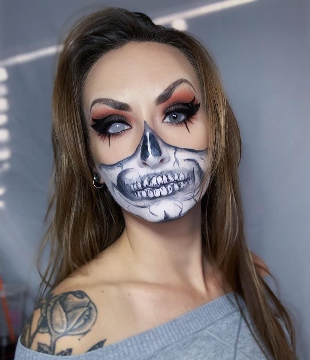 Sexy skeleton makeup 
