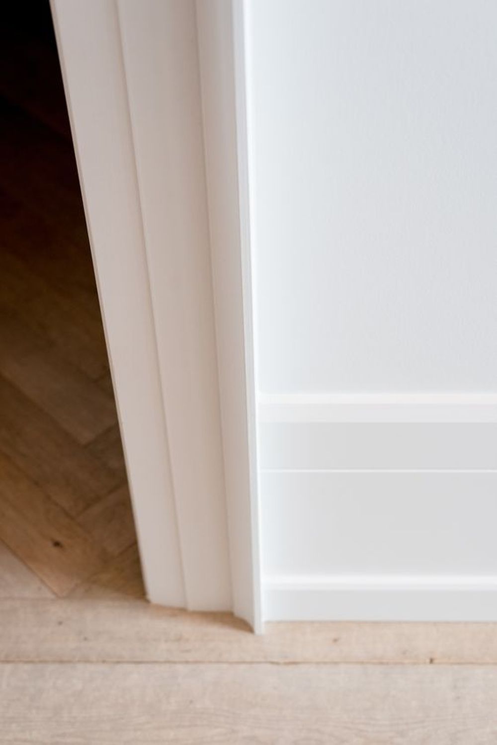 Shoe molding door finish