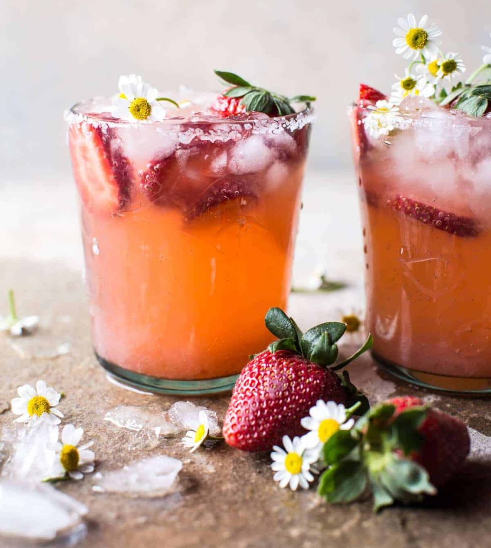 Strawberry chamomile paloma drink