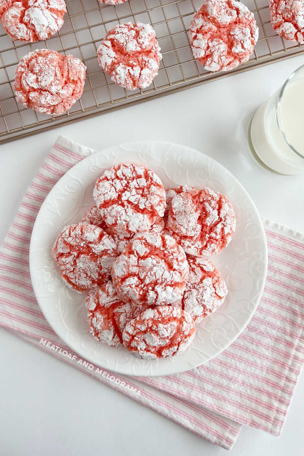 Strawberry crinkle cookies
