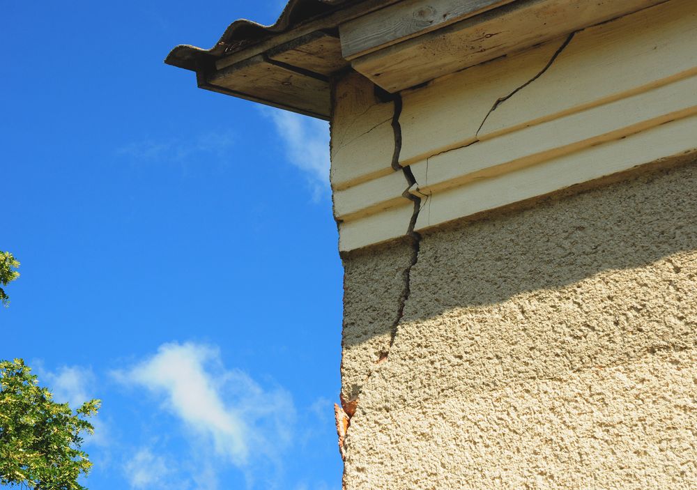 Stucco disadvantages