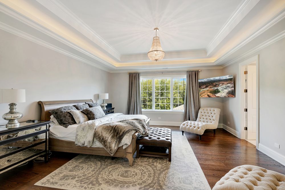 Tray ceiling ideas in the master bedroom 