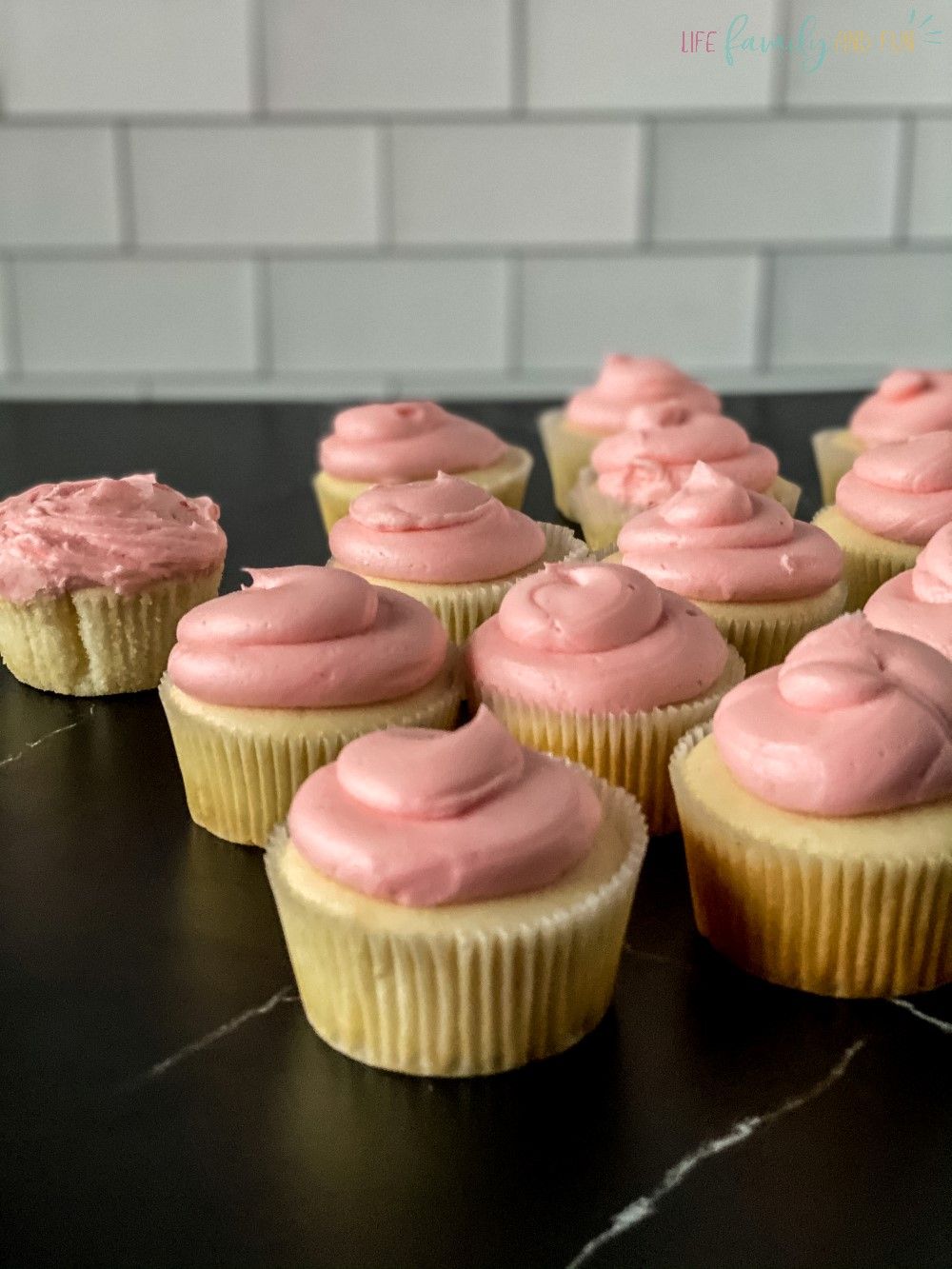 Valentine's day cupcakes copy cat magnolia bakery cupcakes