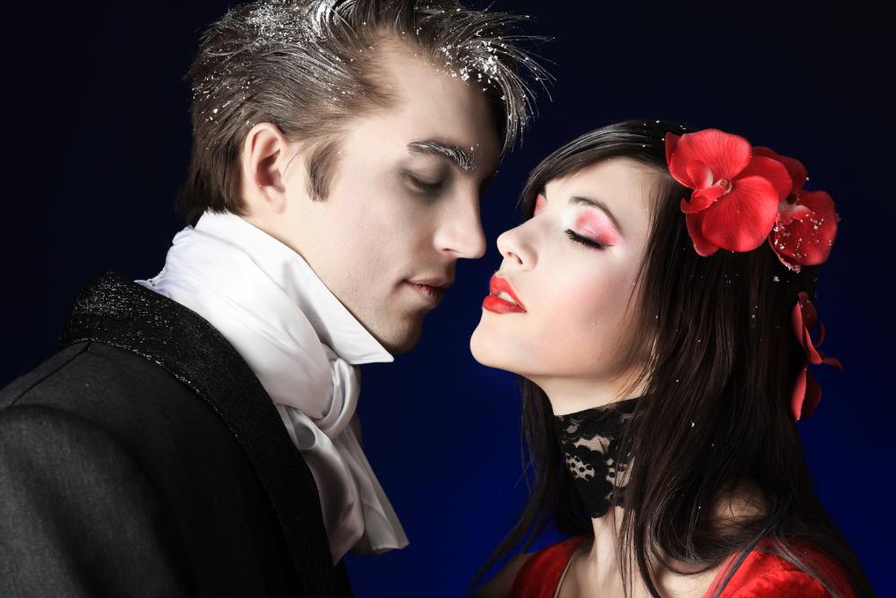 Vampire couples halloween costume ideas 
