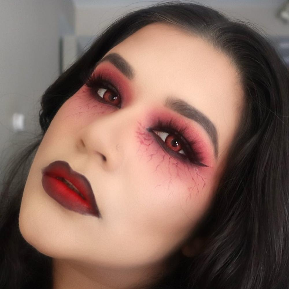 Vampire makeup woman 