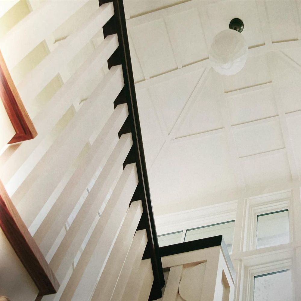 White wainscoting ceiling 