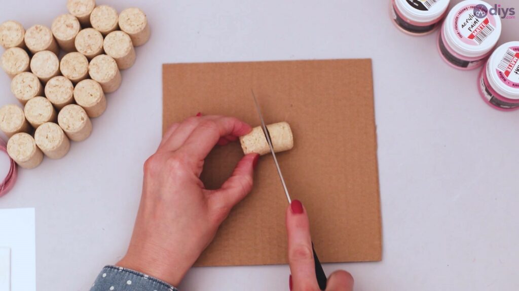 Wine cork heart wall hanging (4)