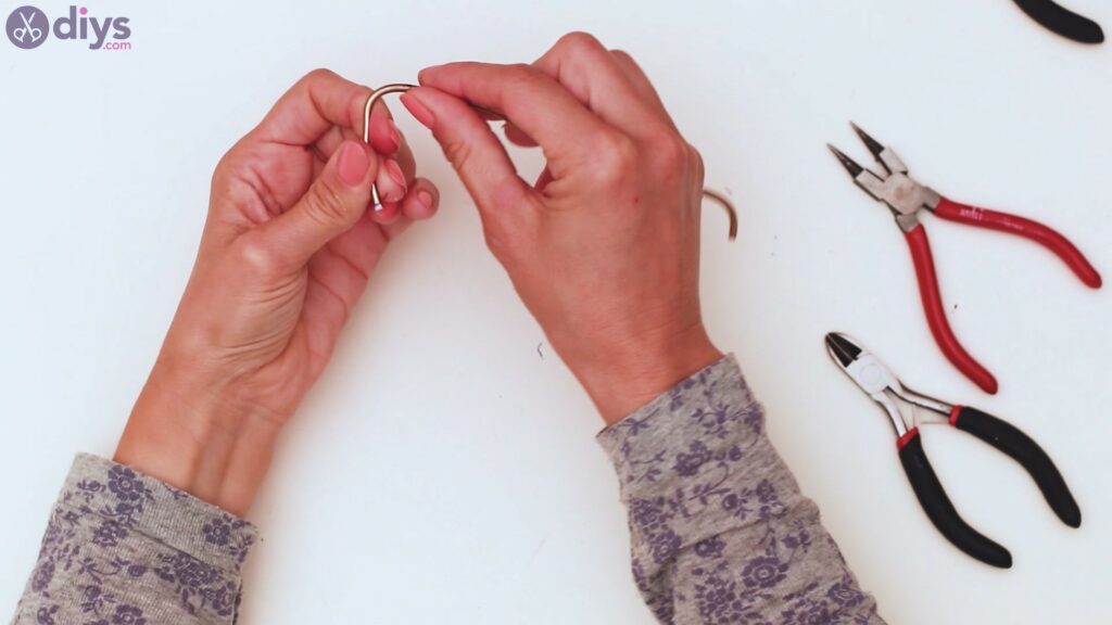 Wire heart with beads (1)