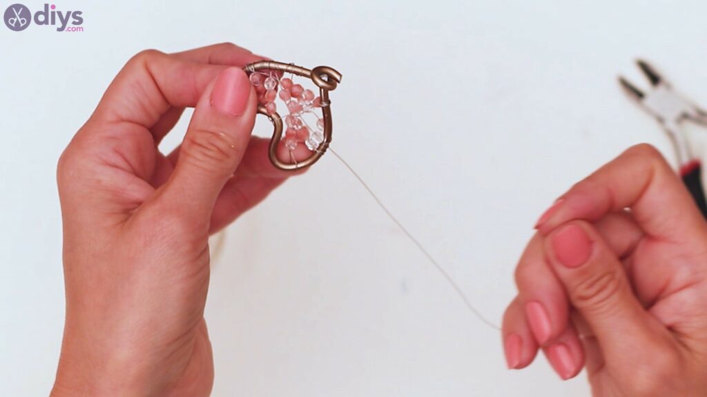 Wire heart with beads (17)