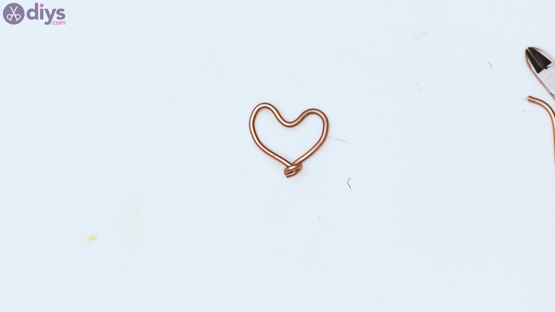 Wire heart with beads (6)