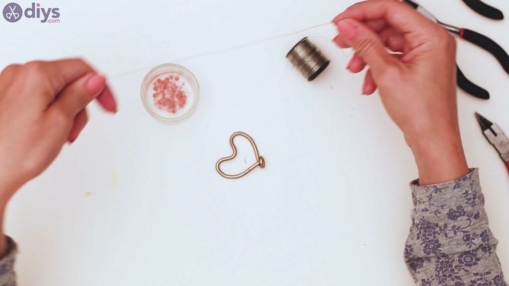 Wire heart with beads (7)