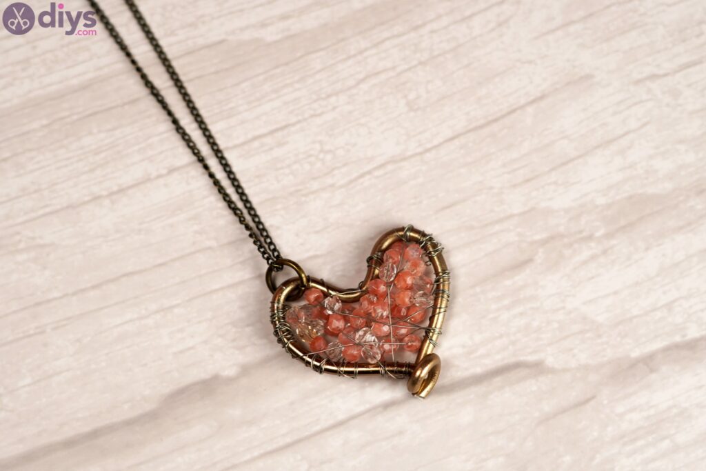 Wire heart with beads photos (6)