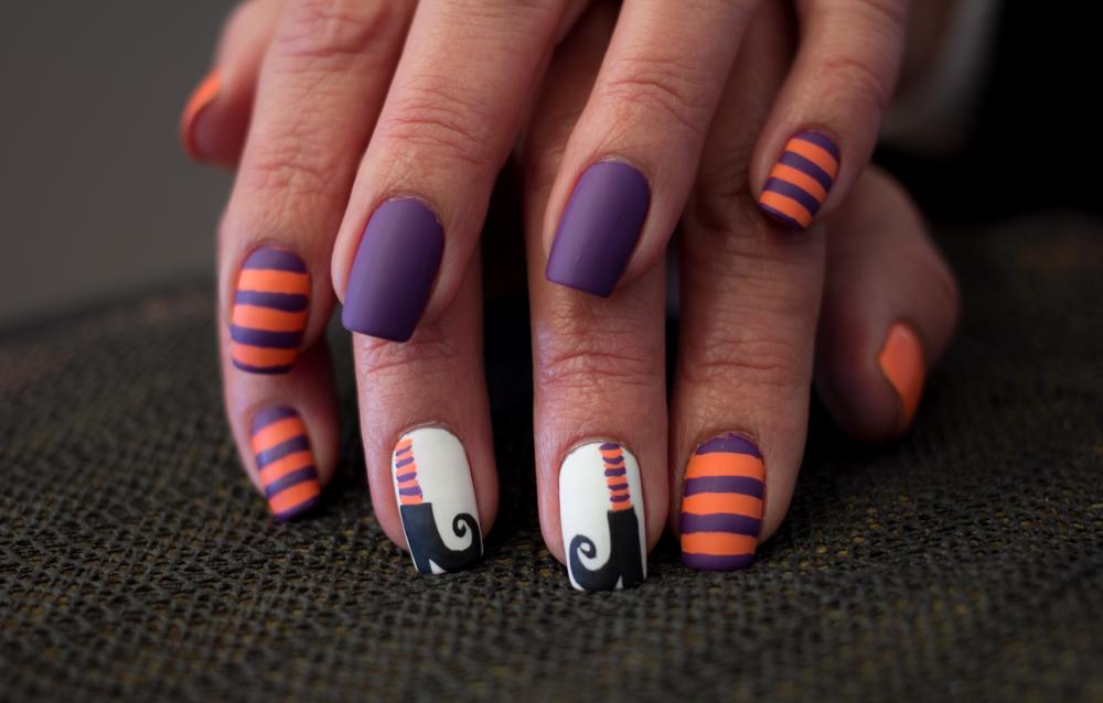 Witch shoes halloween nails simple