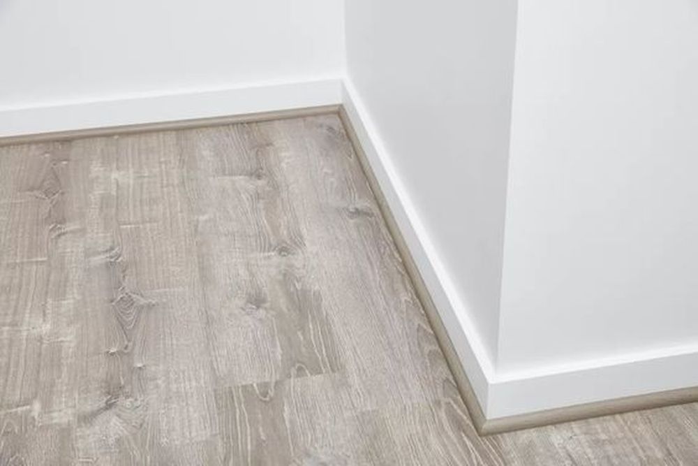 Wood shoe molding 