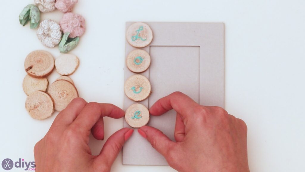 Wooden photo frame (12)
